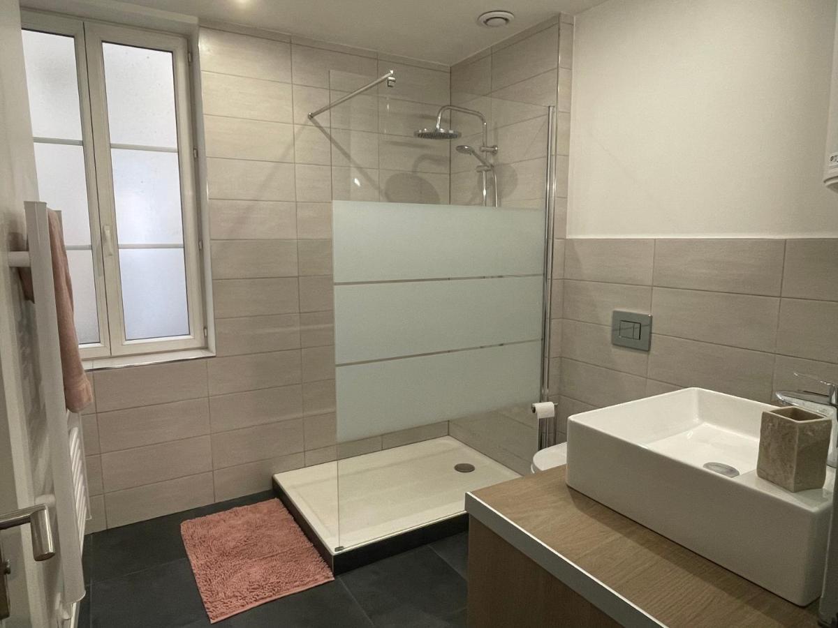 Appartement Au Calme Idealement Place A Macon. Exteriör bild