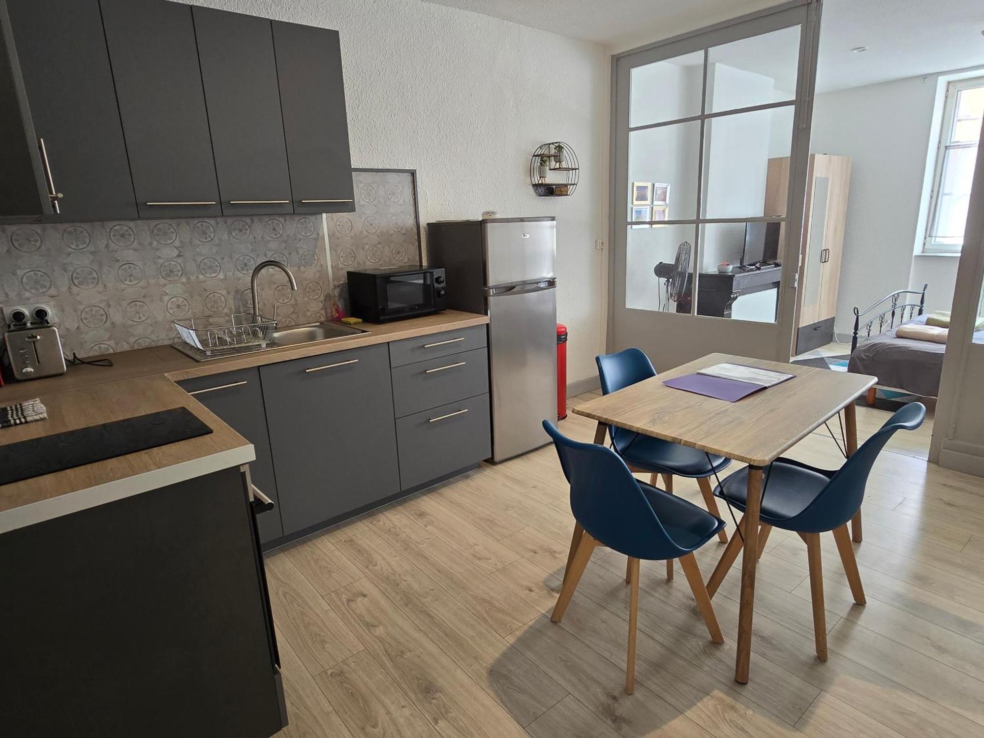 Appartement Au Calme Idealement Place A Macon. Exteriör bild