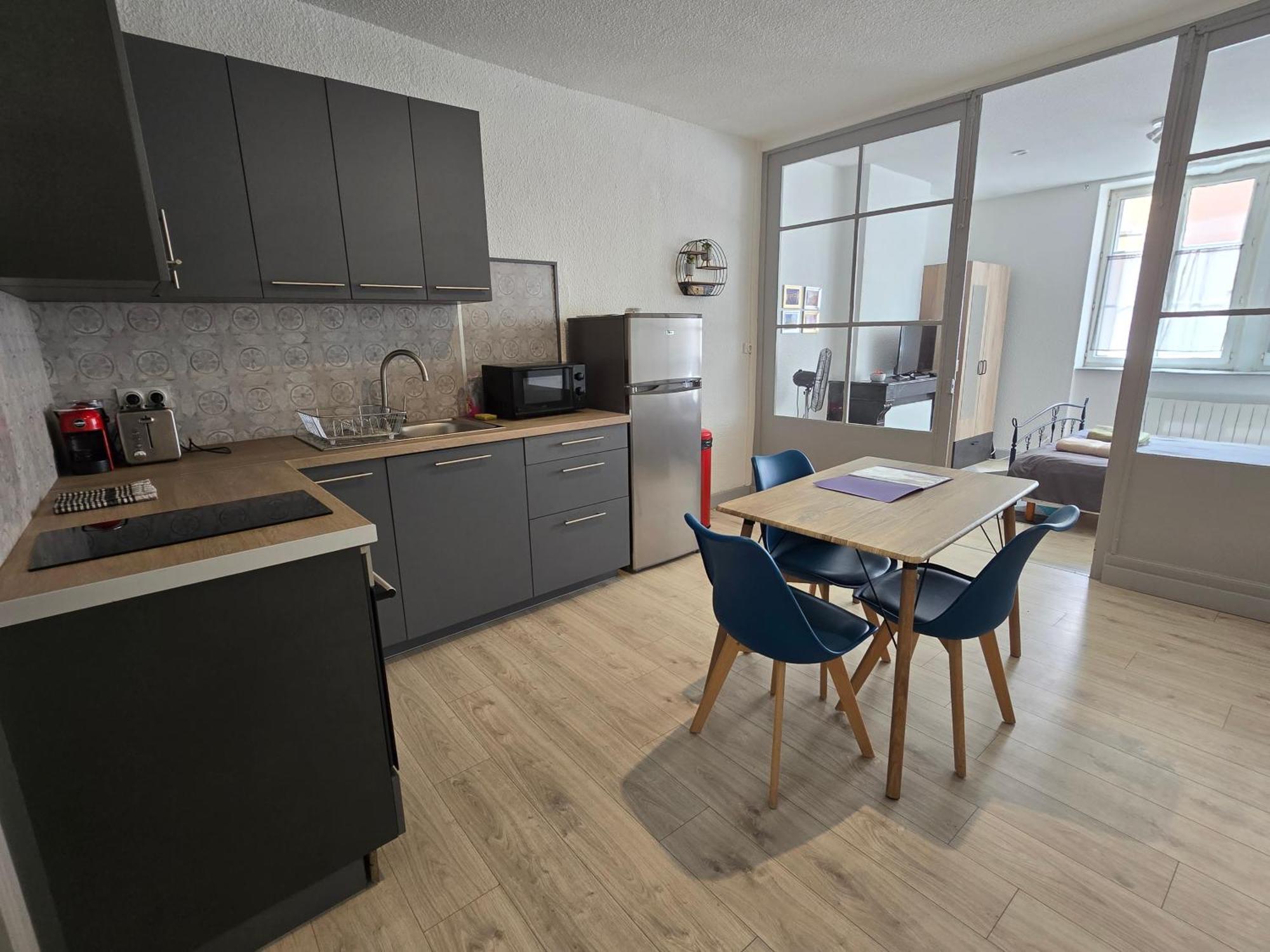 Appartement Au Calme Idealement Place A Macon. Exteriör bild